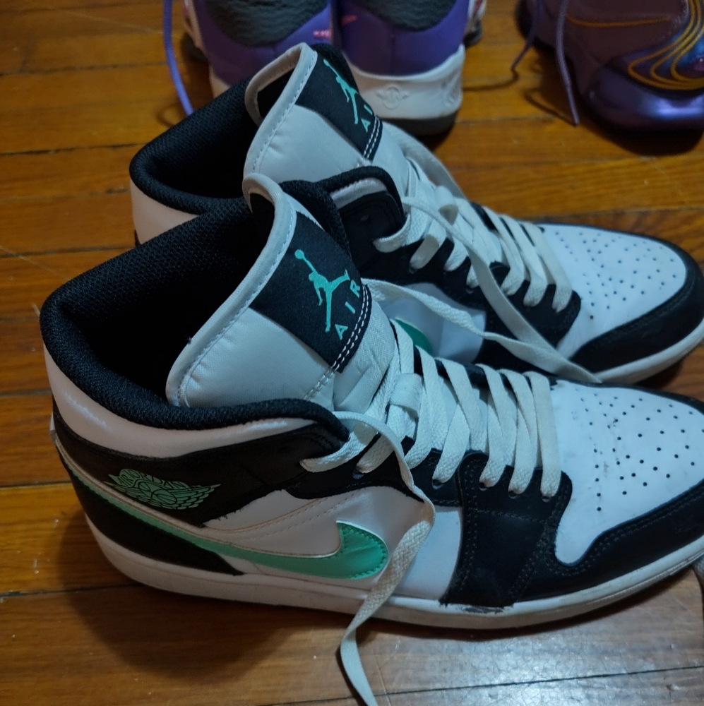 Nike Air Jordan 1 Green Glow Men's Size 9 DQ8426-103